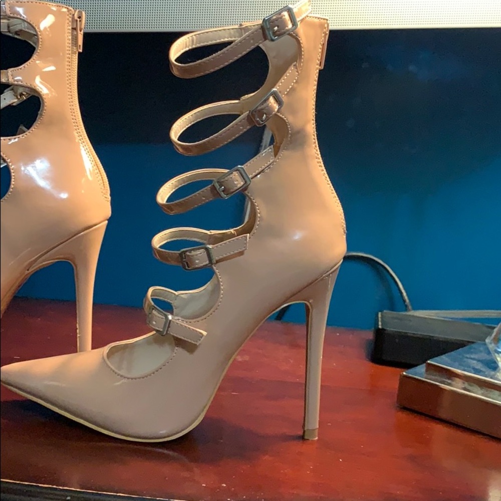 Heels - Picture 2 of 5